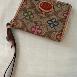 Coach Peyton Signature Clover ID Skinny Wristlet wallet